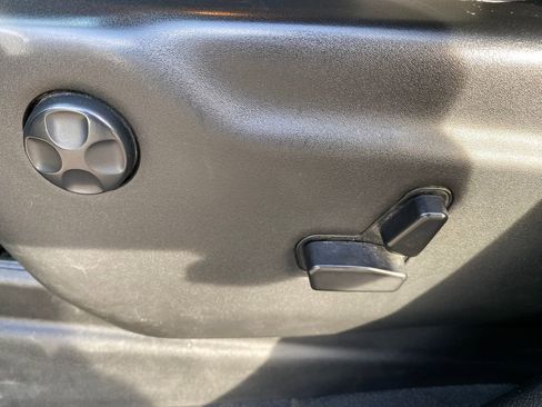 Used 2023 Dodge Durango AWD image 33