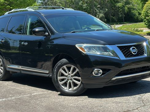 Used 2015 Nissan Pathfinder SL w/ SL Premium Package AWD/4WD image 1