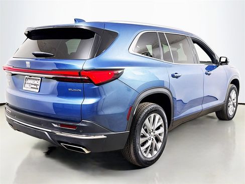 Used 2025 Buick Enclave Preferred image 4