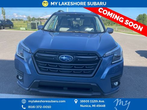 Used 2024 Subaru Forester Premium AWD/4WD image 2