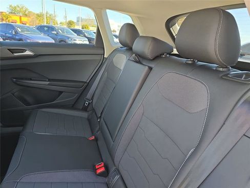 New 2026 Volkswagen Taos SE image 11