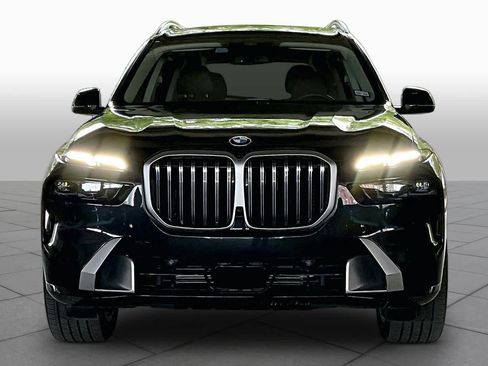 Used 2025 BMW X7 xDrive40i w/ Premium Package AWD/4WD image 3