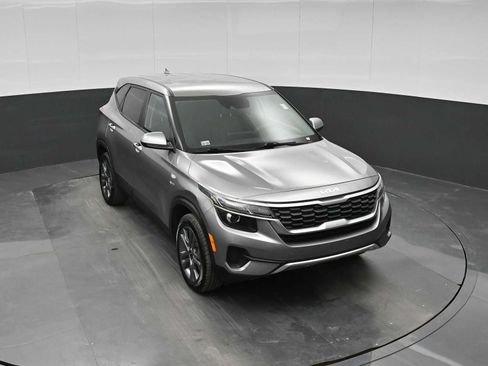 Used 2022 Kia Seltos LX AWD/4WD image 26