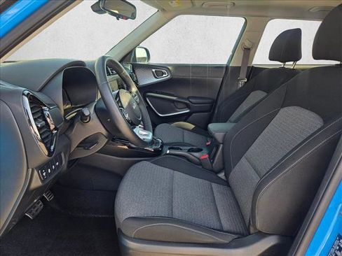Used 2024 Kia Soul EX image 16