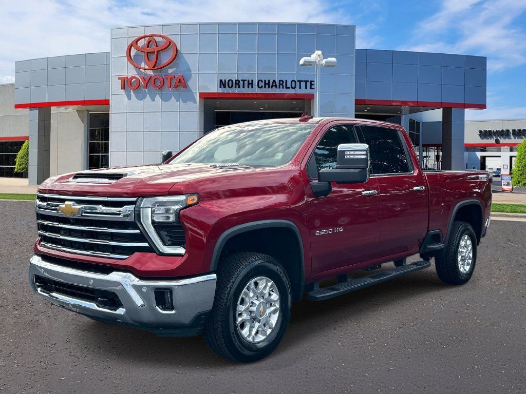 Used 2024 Chevrolet Silverado 2500 LTZ w/ LTZ Plus Package AWD/4WD image 5