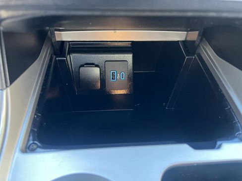 Used 2022 Ford Explorer XLT w/ Equipment Group 202A image 46