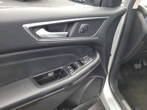 Used 2017 Ford Edge Titanium image 14
