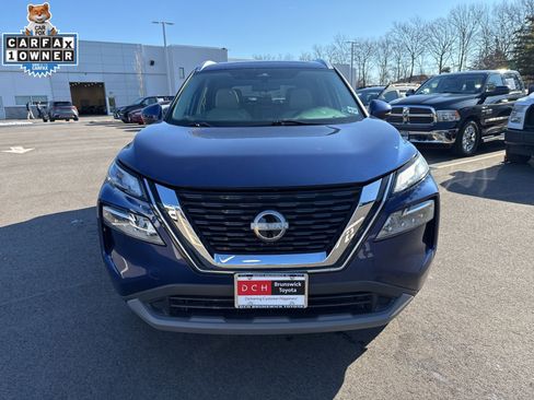 Used 2023 Nissan Rogue SV w/ SV Premium Package image 2