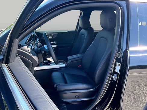 Certified 2024 Mercedes-Benz GLB 250 image 8