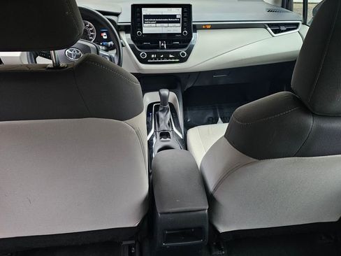 Used 2022 Toyota Corolla LE image 14