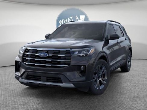 New 2026 Ford Explorer Active w/ Active Comfort Package image 2