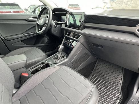 New 2025 Volkswagen Taos SE image 29