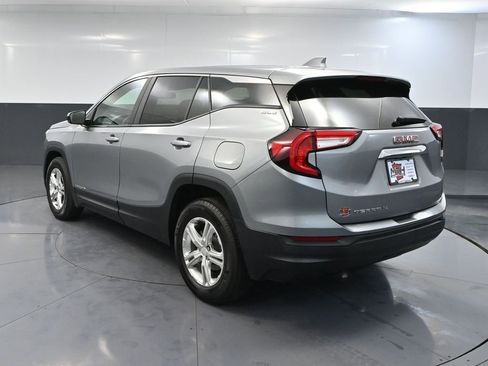 Used 2024 GMC Terrain SLE image 8