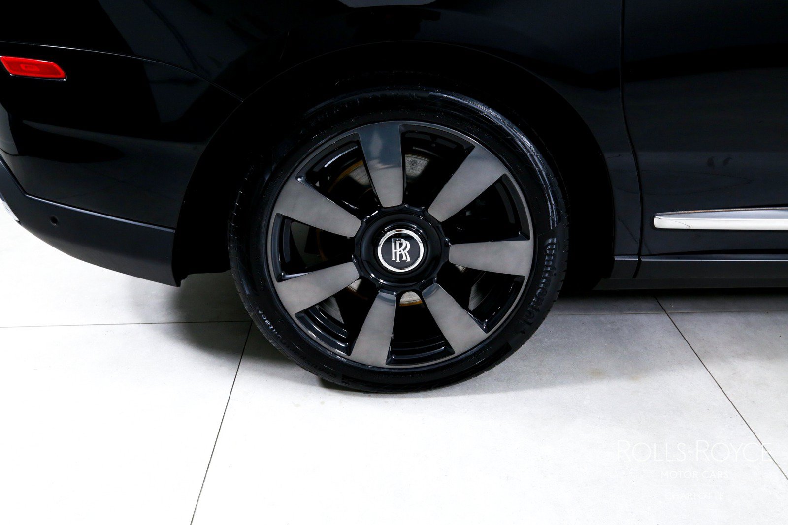 Used 2020 Rolls-Royce Cullinan AWD/4WD image 40