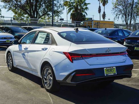 New 2026 Hyundai Elantra Blue image 2