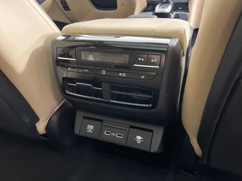 Certified 2023 Acura MDX SH-AWD w/ Advance Package image 9