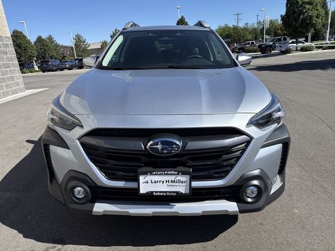 Certified 2025 Subaru Outback Touring AWD/4WD image 9