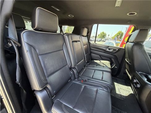 Used 2021 GMC Yukon XL SLT AWD/4WD image 30