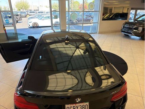 Used 2018 BMW M2 RWD image 34