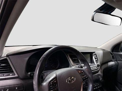 Used 2018 Hyundai Tucson SEL Plus image 11