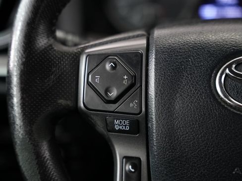 Used 2017 Toyota Tacoma TRD Sport w/ Tow Package (A/T) AWD/4WD image 12