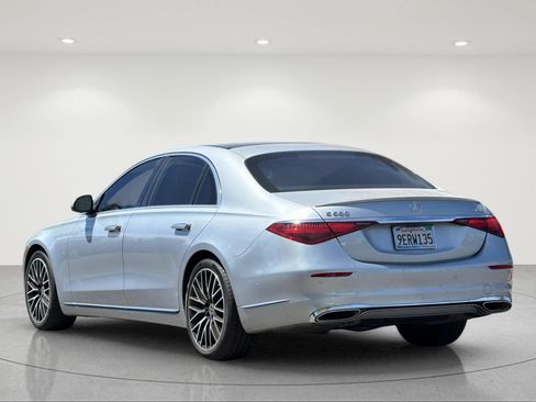 Used 2022 Mercedes-Benz S 580 4MATIC Sedan image 3