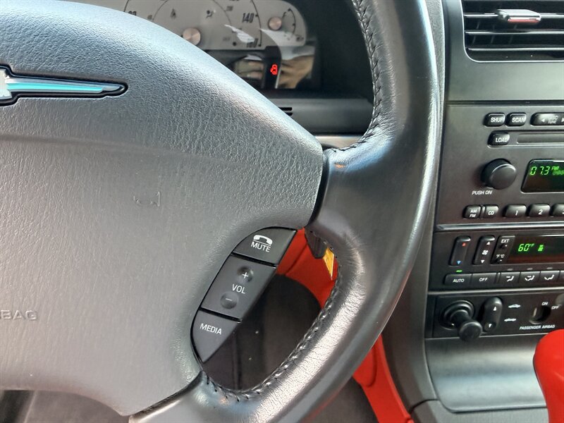 Used 2002 Ford Thunderbird RWD image 13