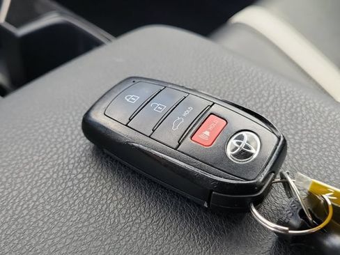 Used 2025 Toyota Camry SE FWD image 34