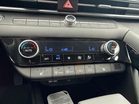 New 2026 Hyundai Elantra Limited FWD image 22