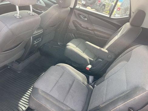 Used 2020 Chevrolet Traverse LT image 16