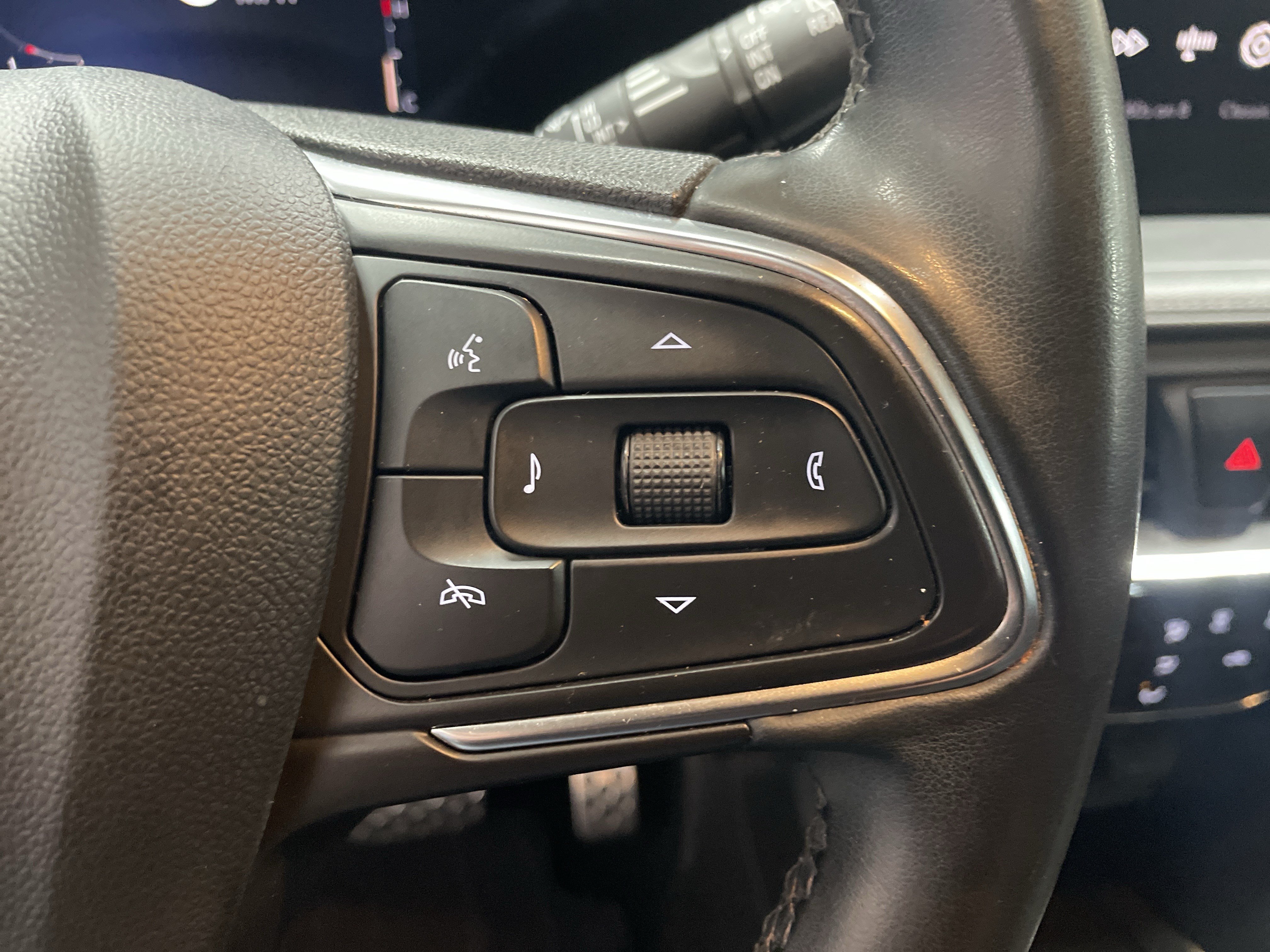 Used 2024 Buick Encore GX Sport Touring FWD image 20