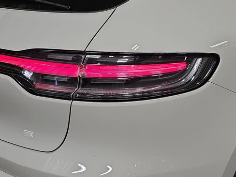 Certified 2025 Porsche Macan GTS AWD/4WD image 30