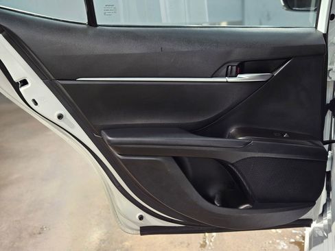 Used 2024 Toyota Camry SE image 32