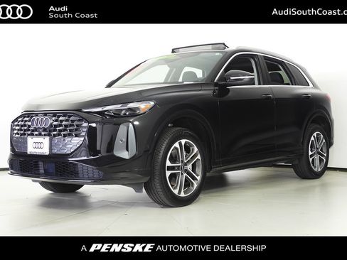 Used 2025 Audi Q5 Premium w/ Convenience Package AWD/4WD image 1