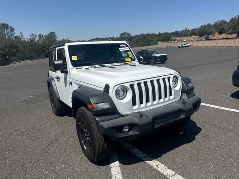 Used 2022 Jeep Wrangler Sport AWD/4WD image 3