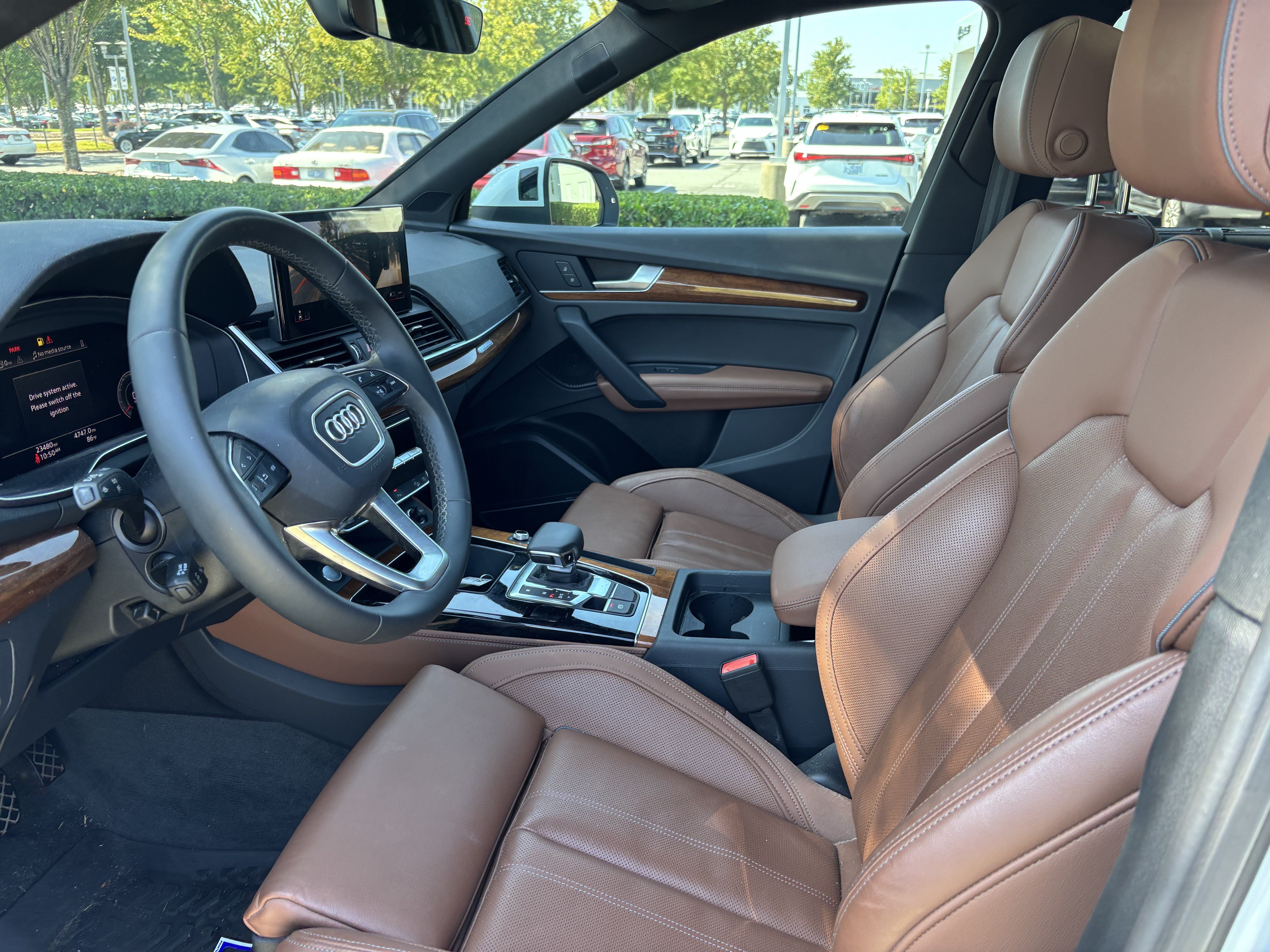 Used 2023 Audi Q5 2.0T Premium Plus w/ Premium Plus Package AWD/4WD image 16