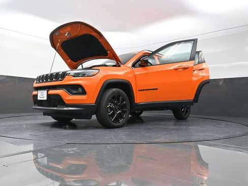 New 2026 Jeep Compass Latitude AWD/4WD image 32