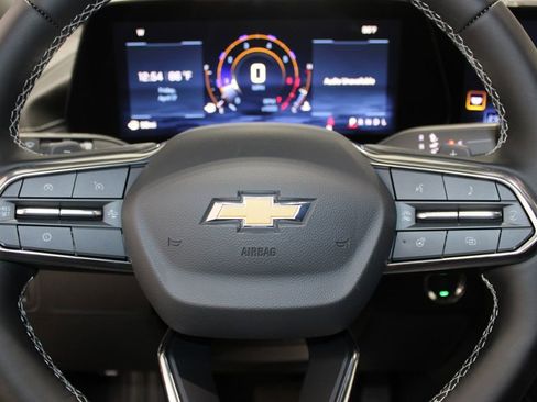 New 2026 Chevrolet Traverse LT w/ Sun and Wheel Package FWD image 32