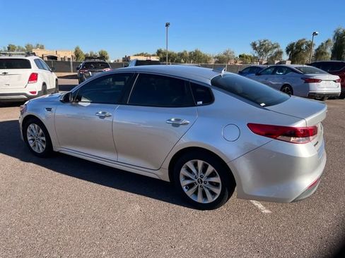 Used 2018 Kia Optima LX w/ 17" Alloy Wheels Package image 4
