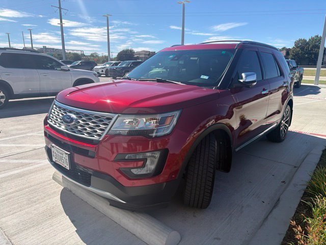Used 2017 Ford Explorer Platinum AWD/4WD image 3