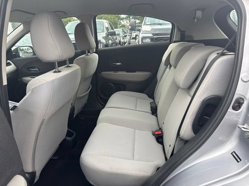Used 2019 Honda HR-V LX image 8