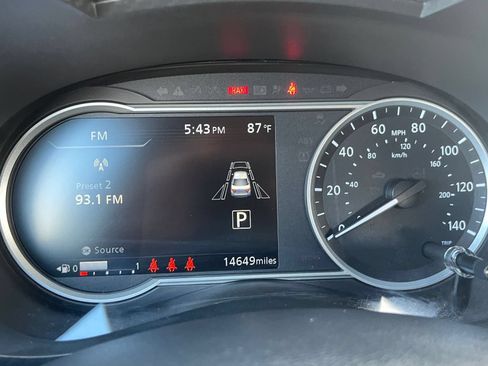 Used 2025 Nissan Versa SV FWD image 38