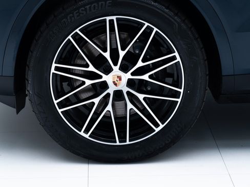 New 2026 Porsche Cayenne image 12