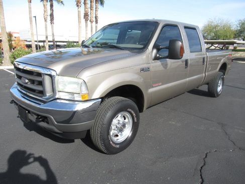 Used 2004 Ford F350 Lariat image 2