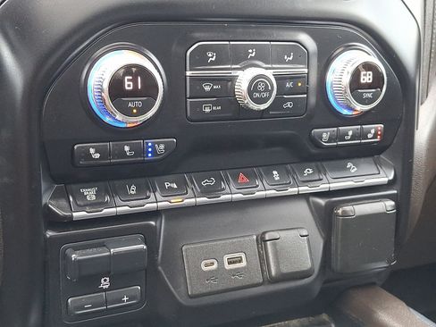 Used 2020 GMC Sierra 2500 Denali w/ Denali Ultimate Package AWD/4WD image 16