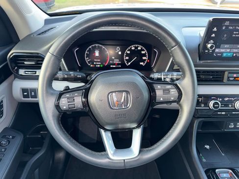 Used 2025 Honda Pilot EX-L image 14