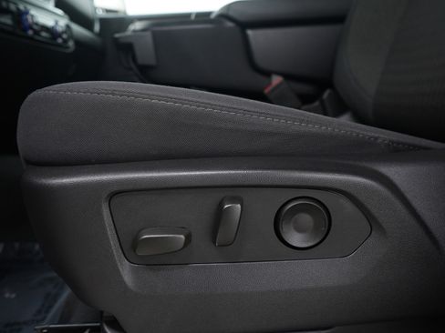 Used 2024 GMC Sierra 1500 Elevation image 23