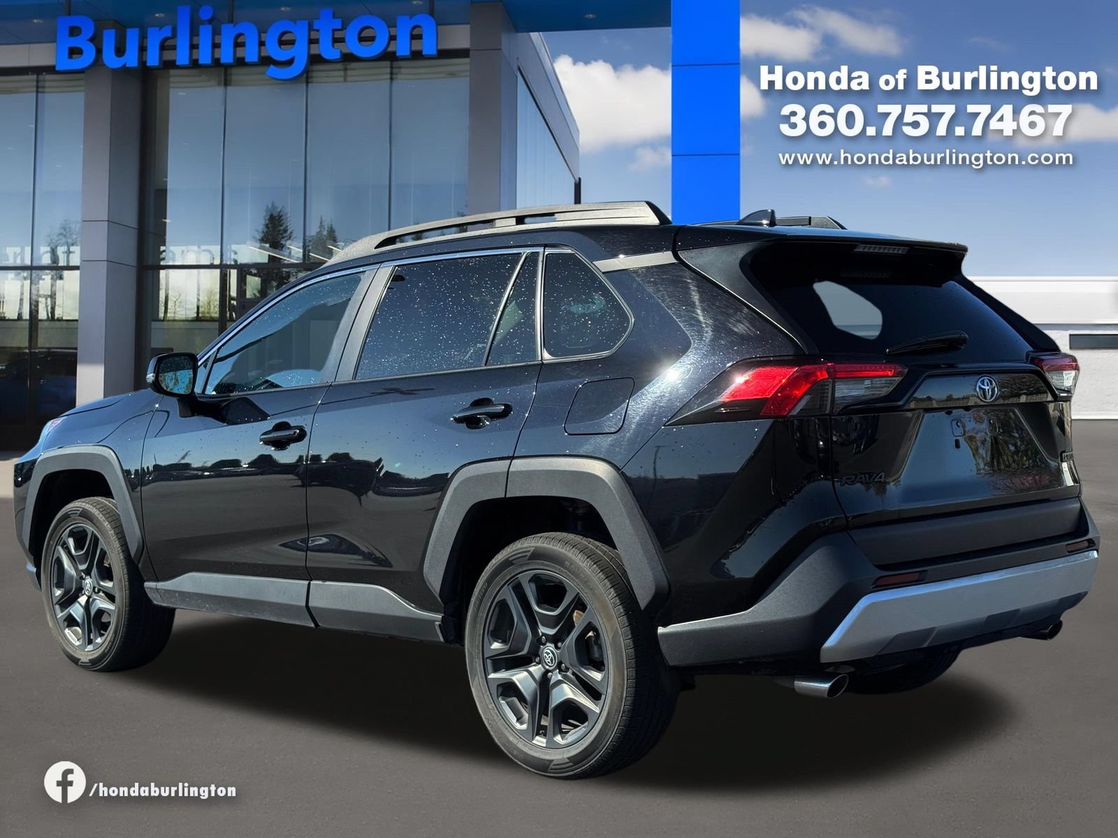 Used 2024 Toyota RAV4 Adventure AWD/4WD image 4