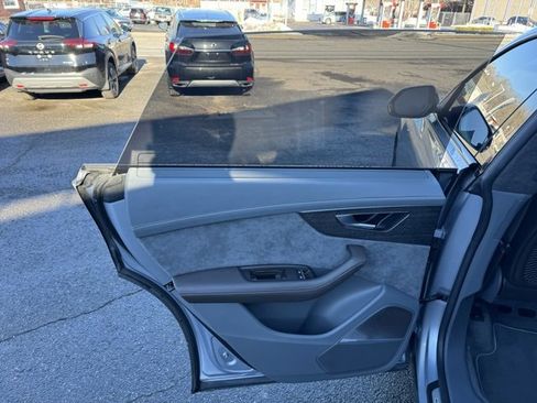 Used 2021 Audi Q8 Prestige image 17