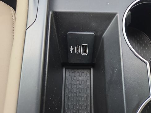 Used 2025 Lincoln Nautilus Reserve w/ Jet Appearance Package image 15